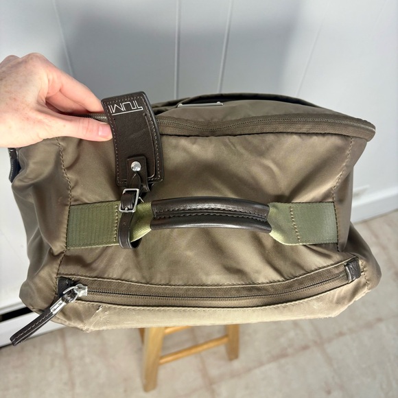 Tumi Voyageur Super Leger International Carry On Rolling Suitcase Bag Green - Picture 8 of 13